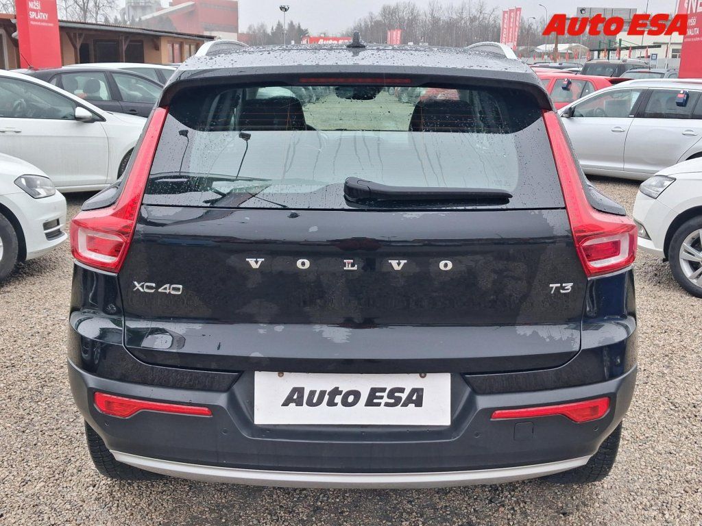 Volvo XC40, 1.5T,AT,bixen,TZ - fotka 5