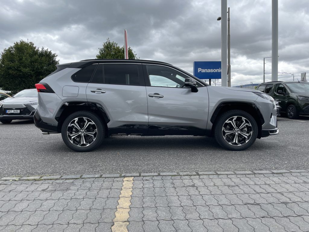 Toyota Rav4, 2.5 Plug-in Hybrid ODBĚR 7/26 - fotka 2