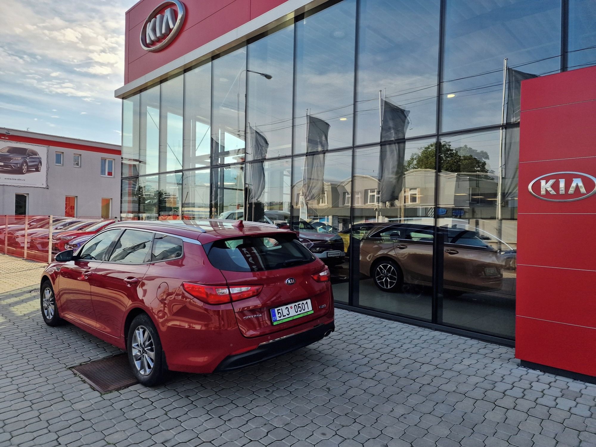 Kia Optima, odpočet dph,sada pneu 2x - fotka 2