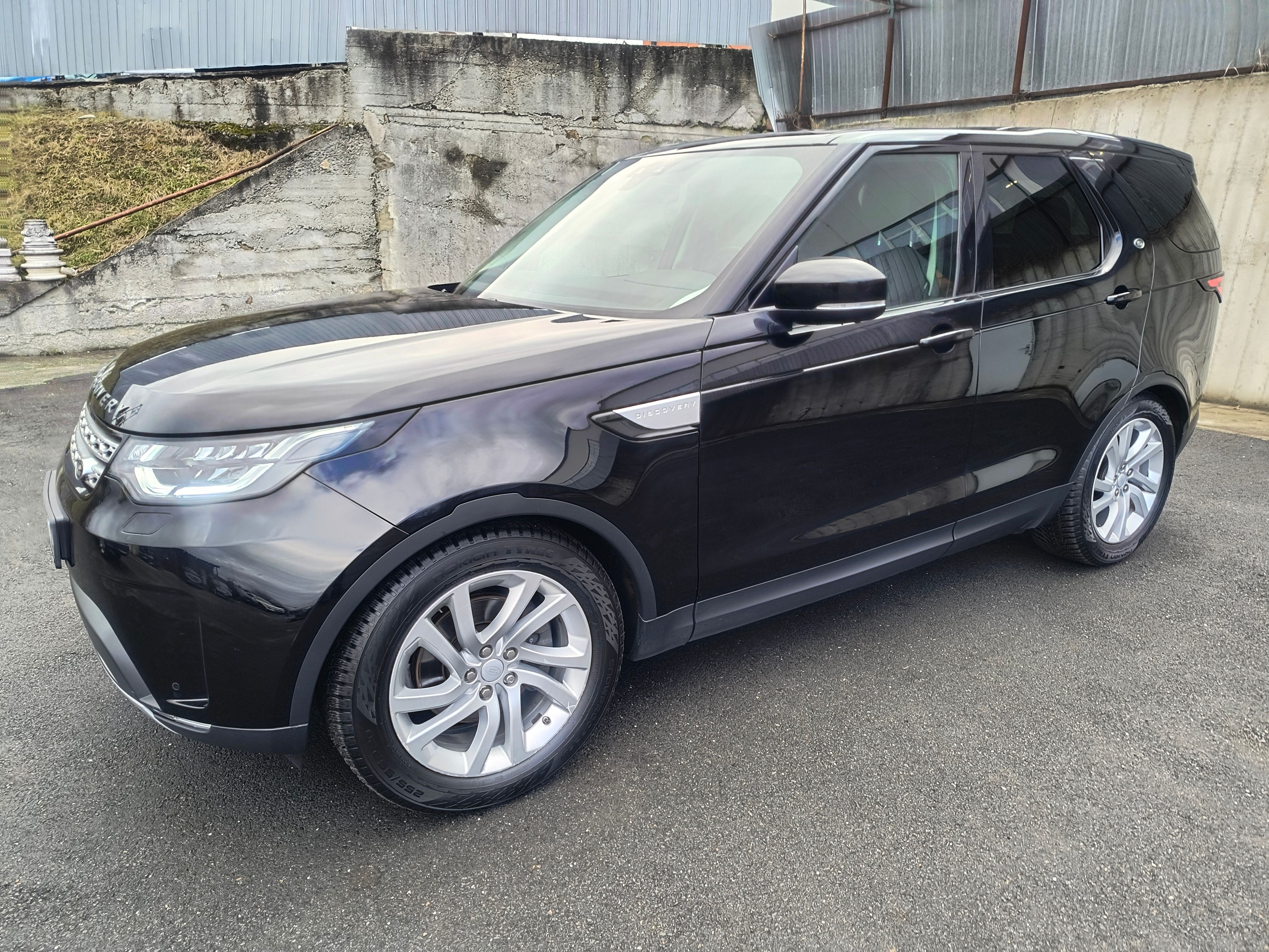Land Rover Discovery, 3.0 TD6 HSE AT 1.MAJ.ČR/VZDUCH - fotka 2