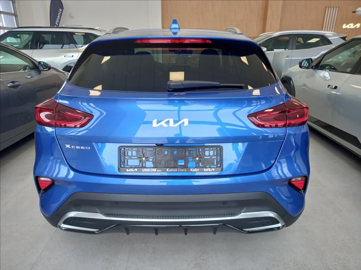 Kia XCee´d, 1,6 T-GDi 7DCT EXCLUSIVE - fotka 4