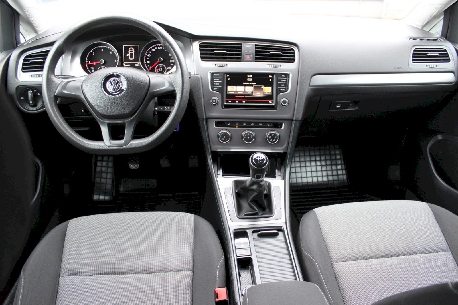 Volkswagen Golf, 1.6 TDI/81kW Trendline - fotka 5