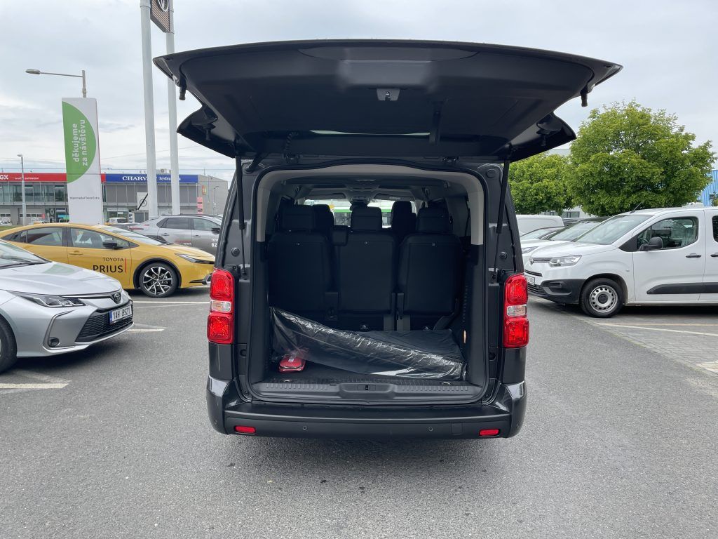 Toyota Proace Verso, 2.0 8AT L2 VIP 7S ODBĚR 3/2026 - fotka 5