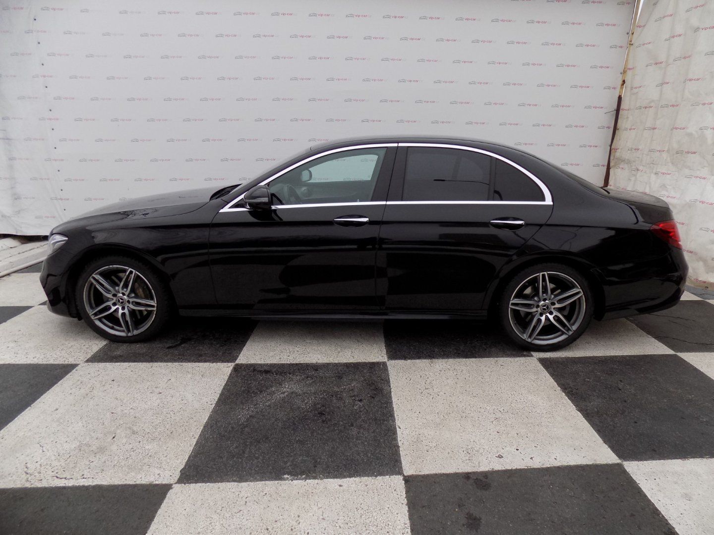 Mercedes-Benz Třídy E, 350d/AMG Line/4-M/Full-LED/ - fotka 2