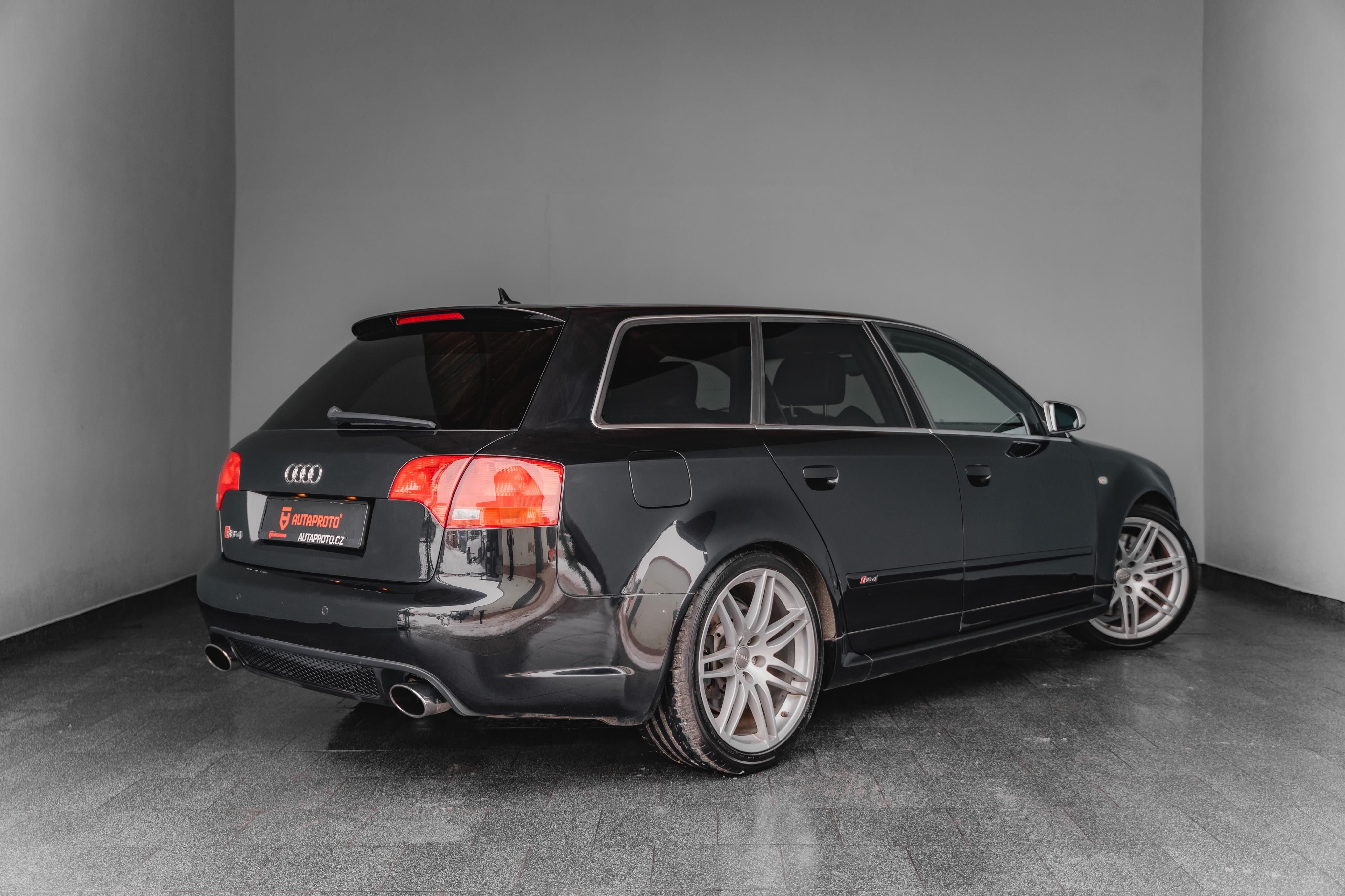 Audi RS4 Avant, 4.2-V8-309kW-Quattro-R19 - fotka 6