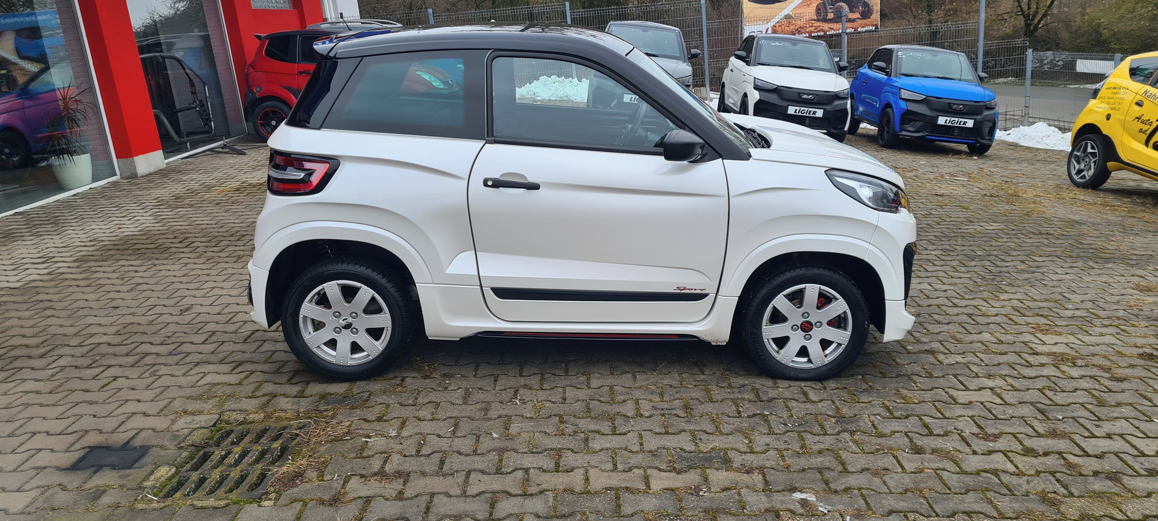 Ligier JS 60, 0,5 Sport Ultimate DCI 6 kW - fotka 4