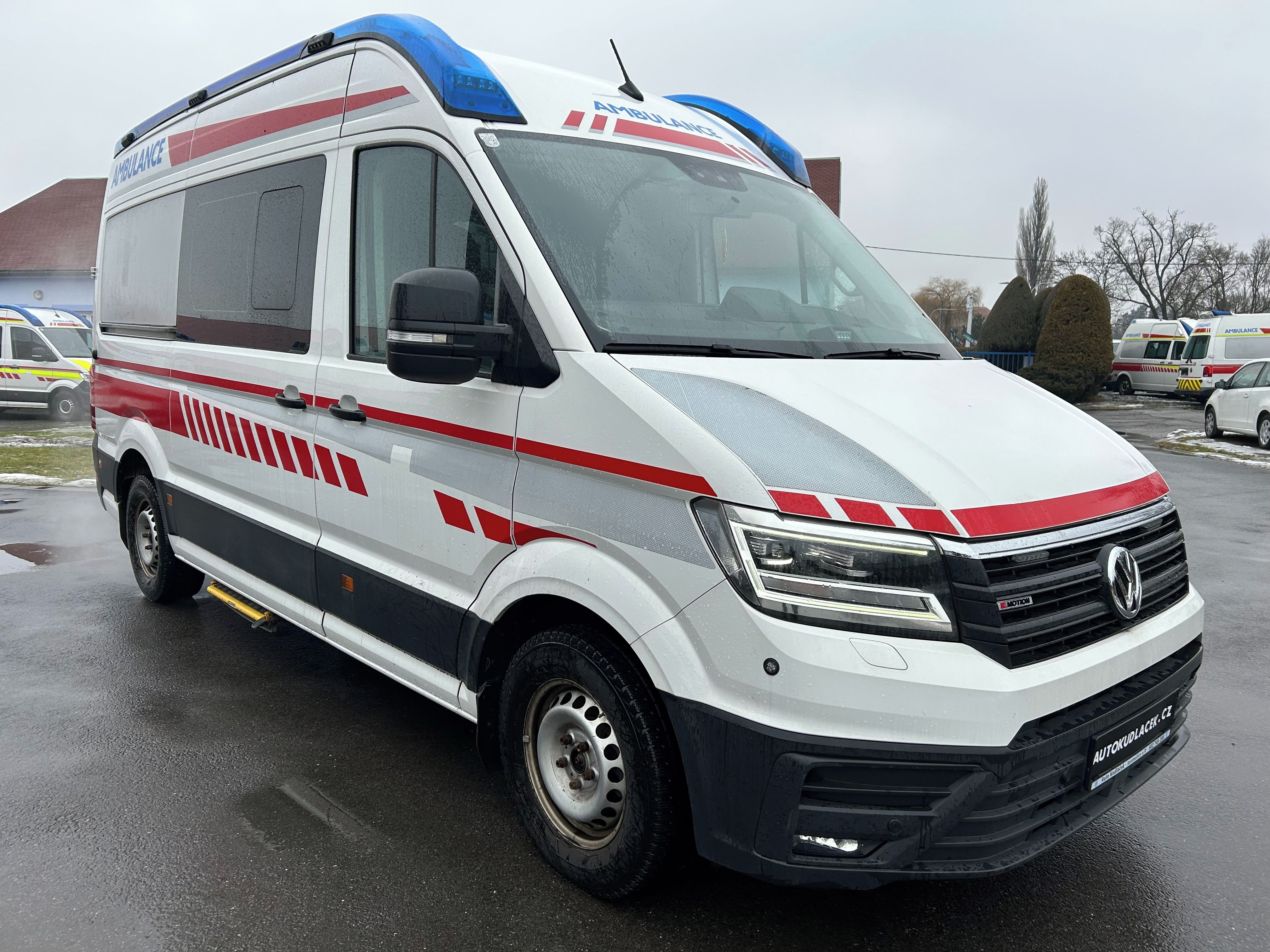 Volkswagen, Crafter 2.0TDI Sanitní vůz 4x4 - fotka 2