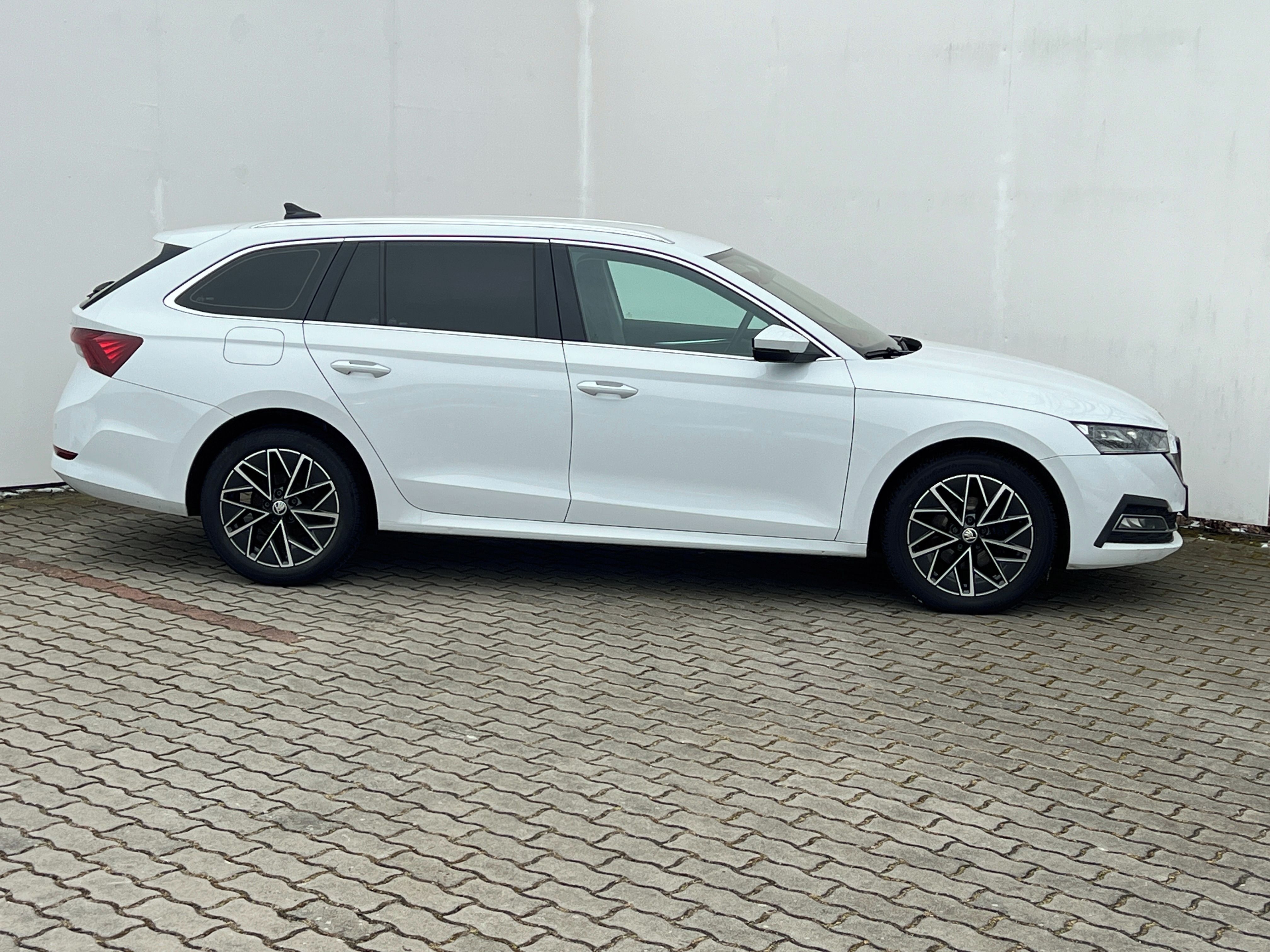Škoda Octavia, 2.0 TDI 110kW Style Combi - fotka 4