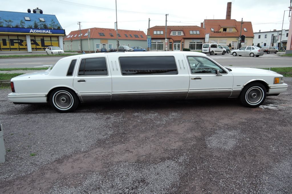 Lincoln Town Car, 4,6 Limuzína 7.m Pronájem - fotka 5