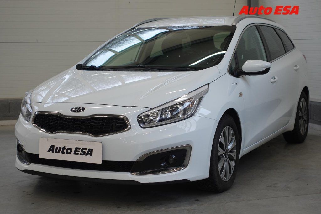 Kia Cee´d, 1.6CRDi,Navi,AC - fotka 3