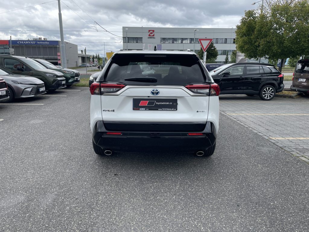 Toyota Rav4, 2.5 Plug-in Hybrid ODBĚR 7/26 - fotka 4