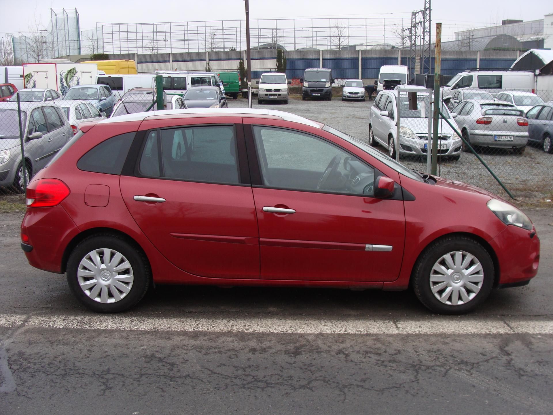 Renault Clio, 1.5 DCi, 55 kW, klima, tažné - fotka 6