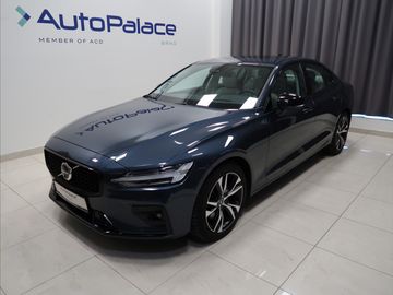 2,0 B5 AWD ULTIMATE 1. MAJ ČR