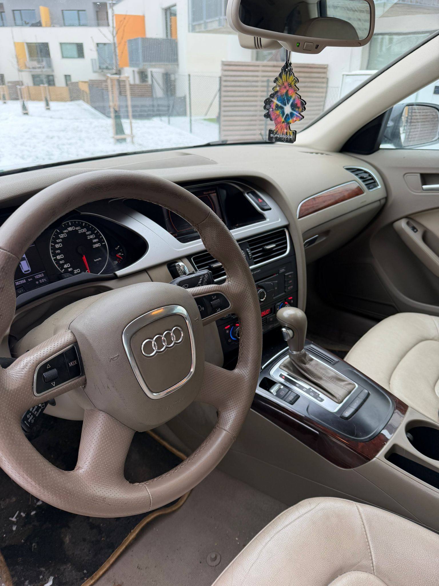 Audi A4, B8 2.0 TDI automat - fotka 5