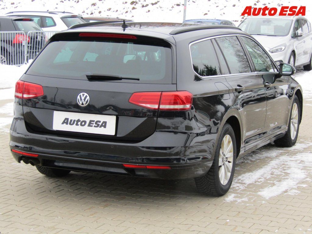 Volkswagen Passat, 2.0TDi,Comfortline,DSG,LED - fotka 4
