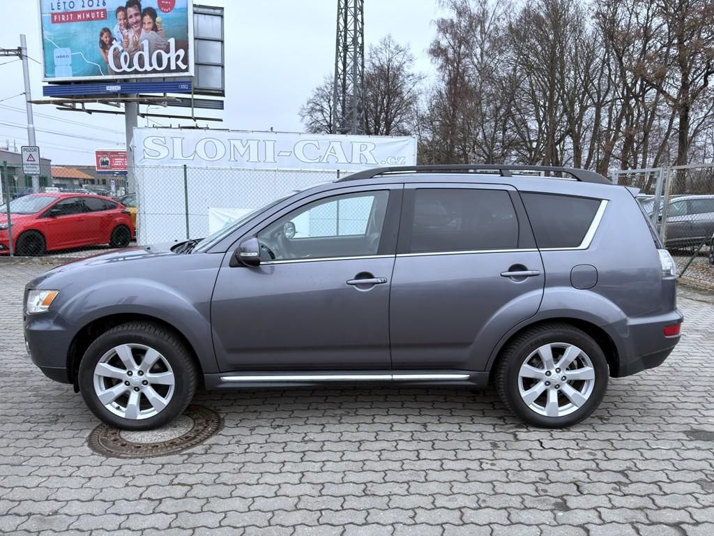 Mitsubishi Outlander, 2.2 DI-D 4x4 automat, navigace - fotka 3
