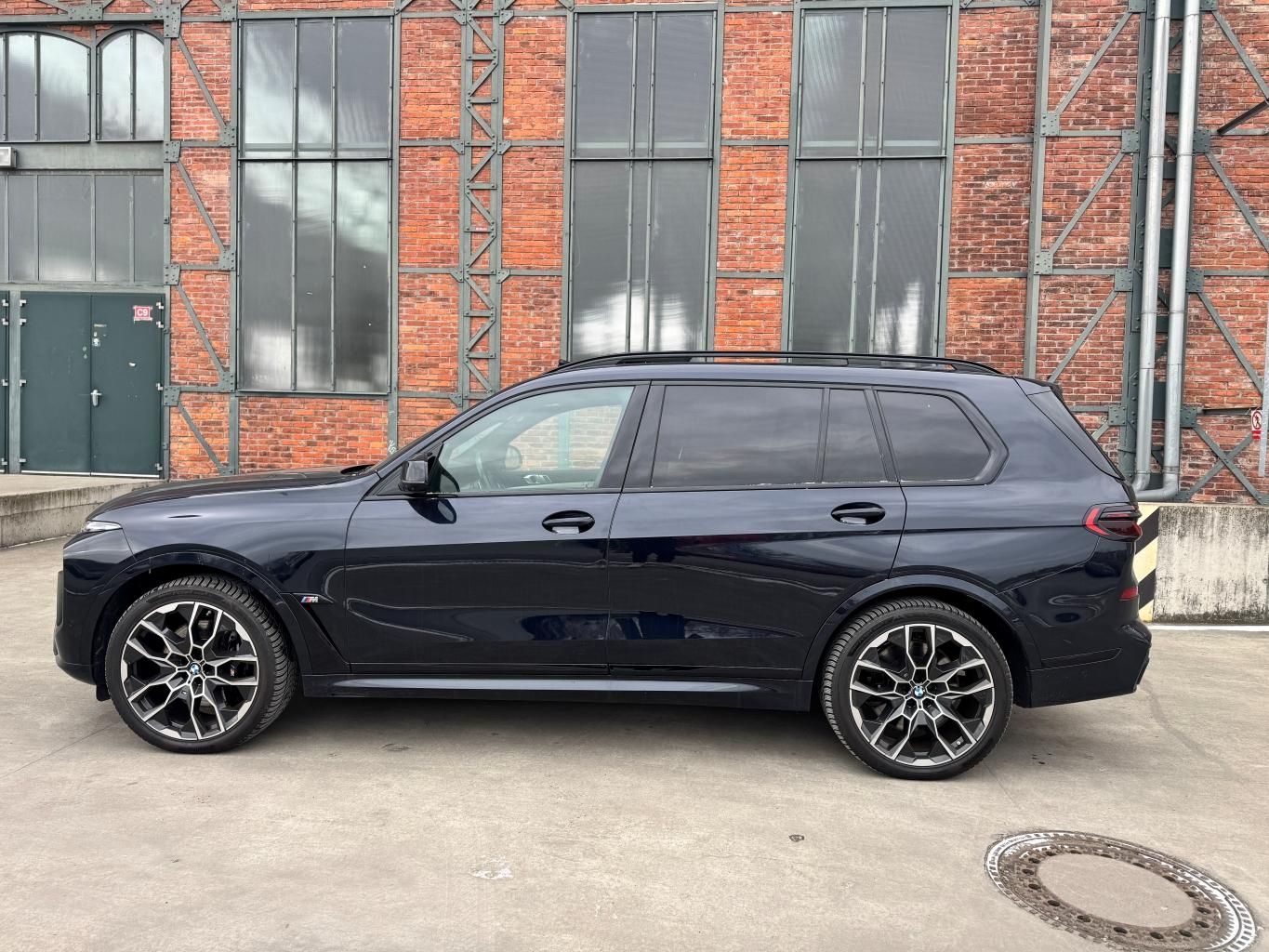 BMW X7, M60i xD 390 KW, TAŽNÉ - fotka 4