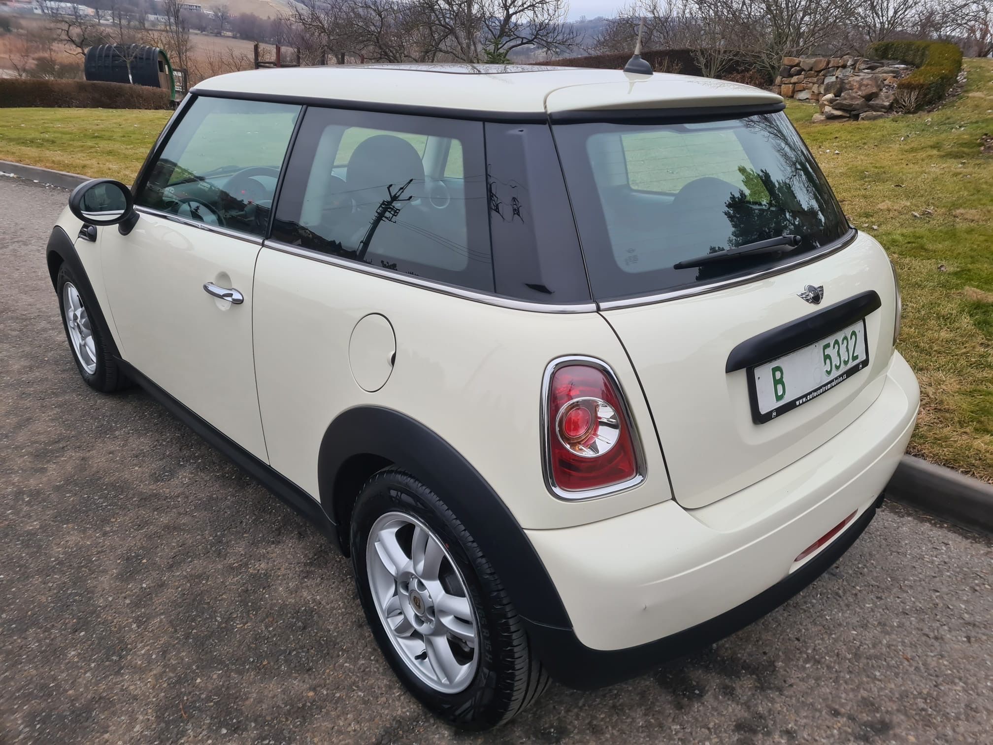Mini One, 1.6i 72KW AUT PANORAMA - fotka 6