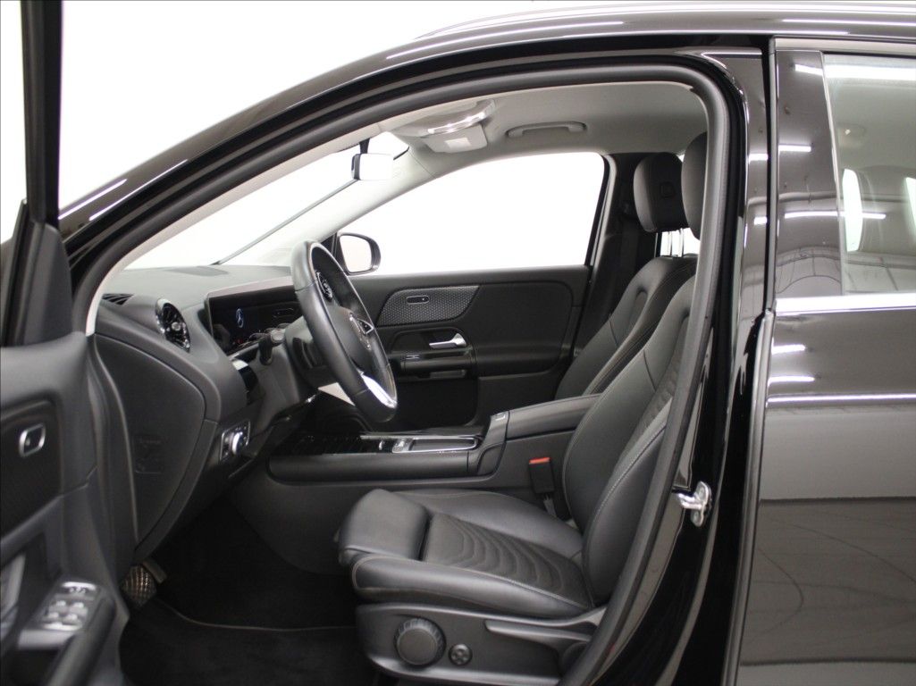 Mercedes-Benz GLA, 2,0 200D 4Matic 1.maj.ČR.35tkm - fotka 6