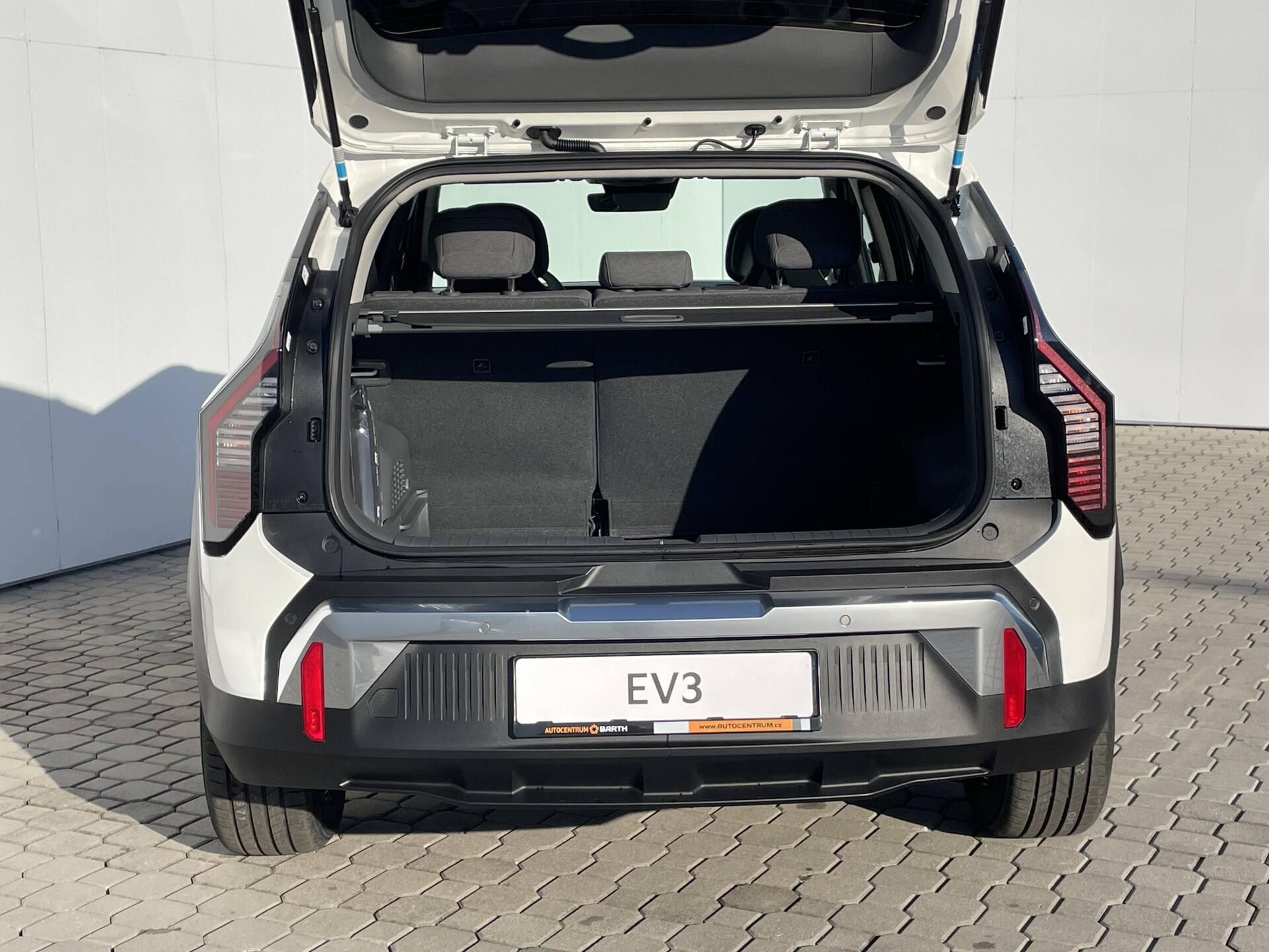 Kia EV3, EARTH 81,4 kWh - fotka 4