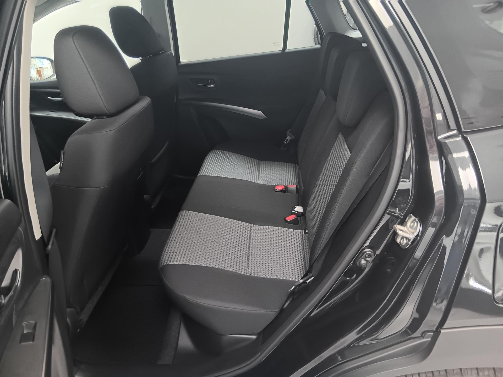 Suzuki S-Cross, PREMIUM 1,4 HYBRID M/T 4x4 MY2 - fotka 5