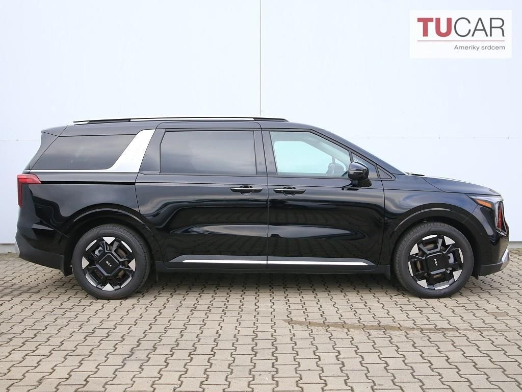 Kia Carnival, 3.5 V6 Benzín Automat 8 Míst - fotka 3