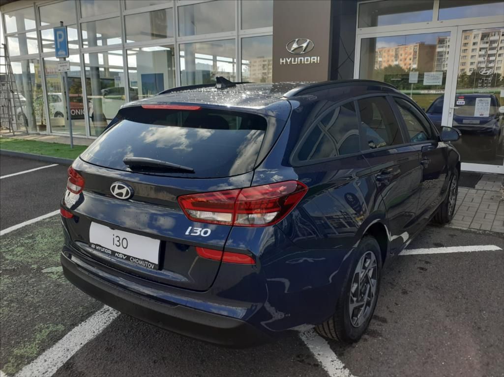 Hyundai i30, 1,0 T-GDI MT  KOMBI SMART HEAT - fotka 2