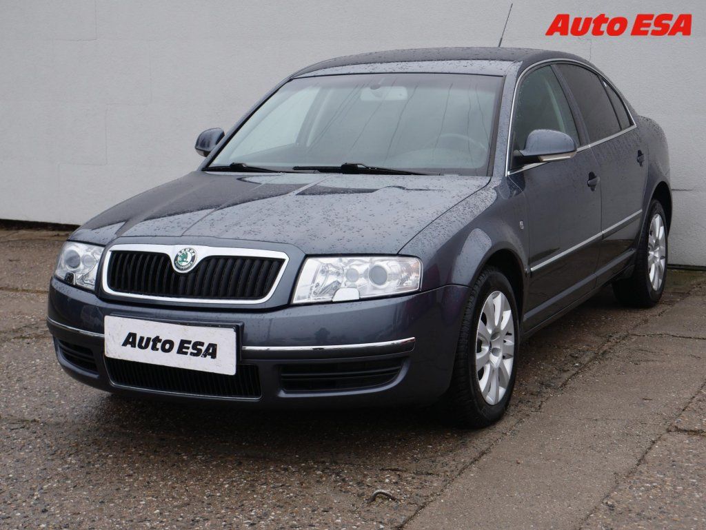 Škoda Superb, 1.8 T,2.maj,AC,park.čidla - fotka 3