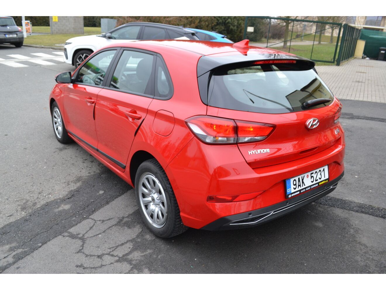Hyundai i30, 1.0T-GDI COMFORT ALU16 - fotka 3
