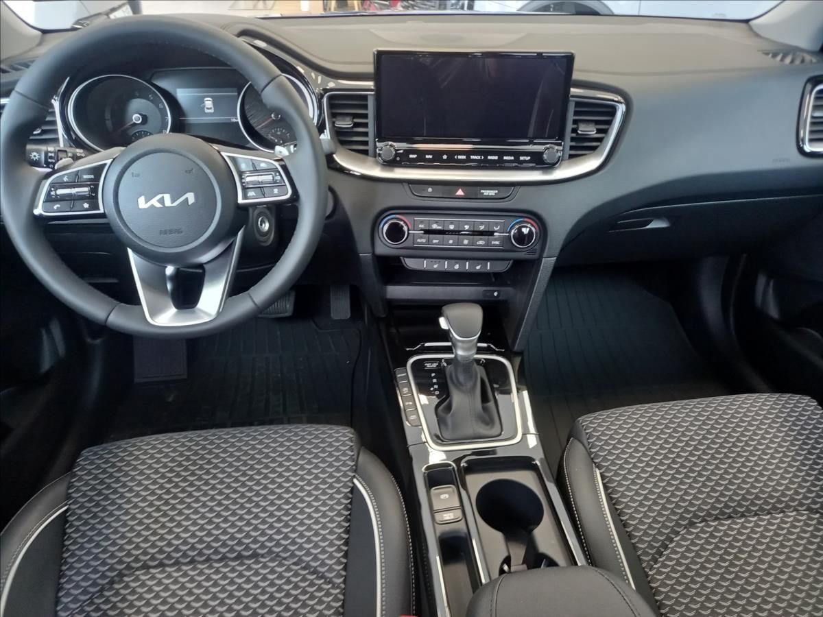 Kia XCee´d, 1,6 T-GDi 7DCT EXCLUSIVE - fotka 6