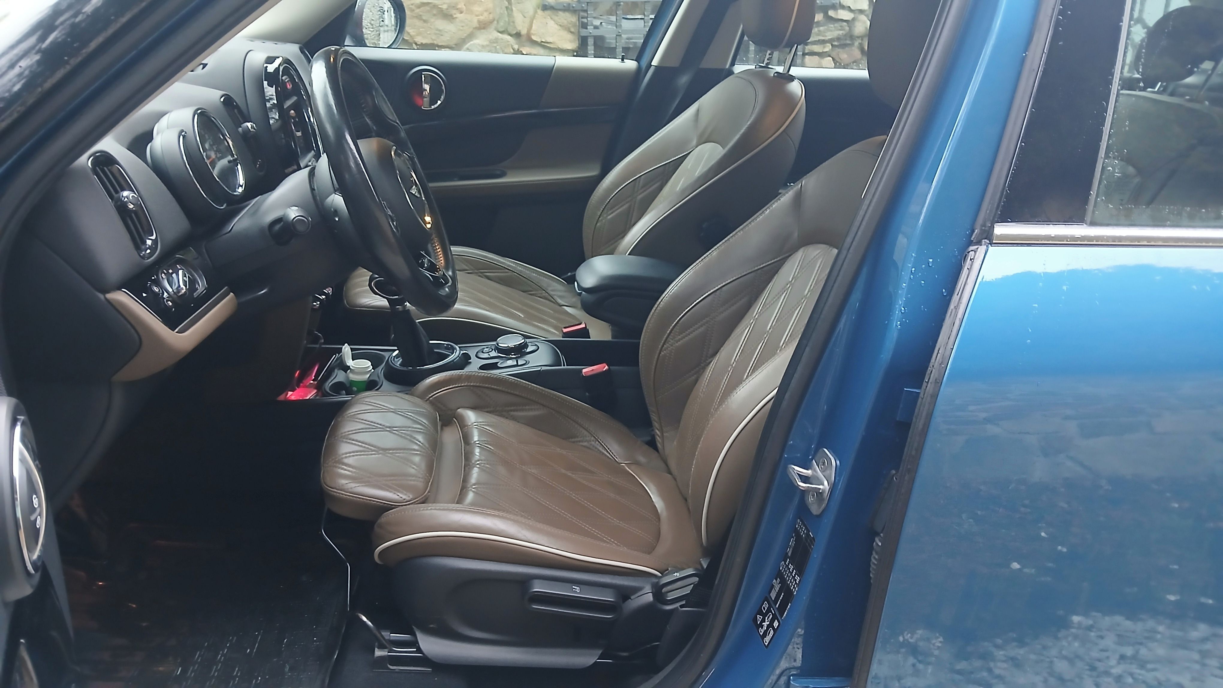 Mini Countryman, 2.0D 140KW SD 4x4 TOP! - fotka 4