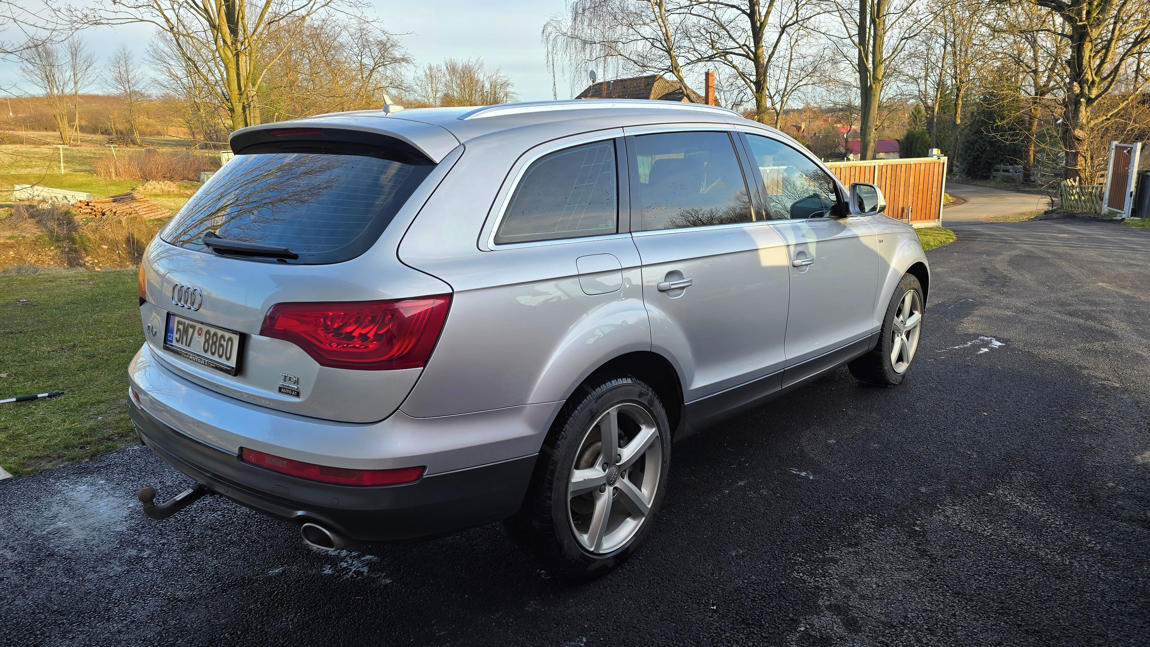 Audi Q7, 3.0 tdi S-line 176kw - fotka 3