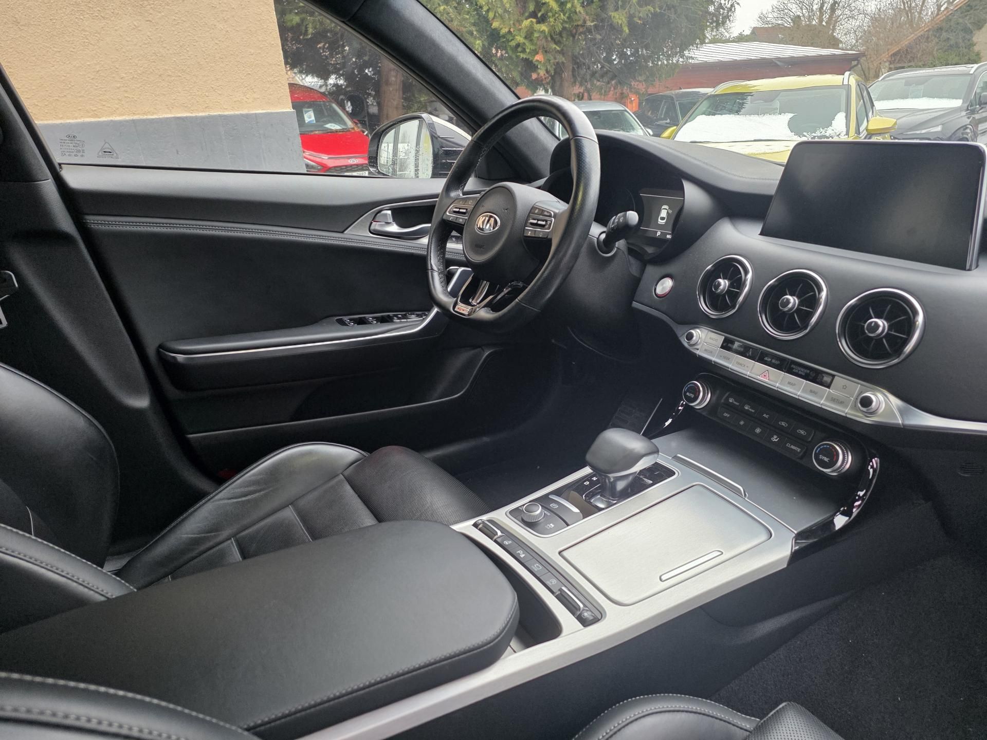 Kia Stinger, 3.3-GT-PANORAMA-MAX.VÝBAVA - fotka 3