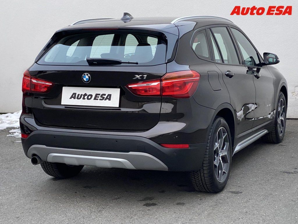 BMW X1, 1.5i sDrive 18i - fotka 4