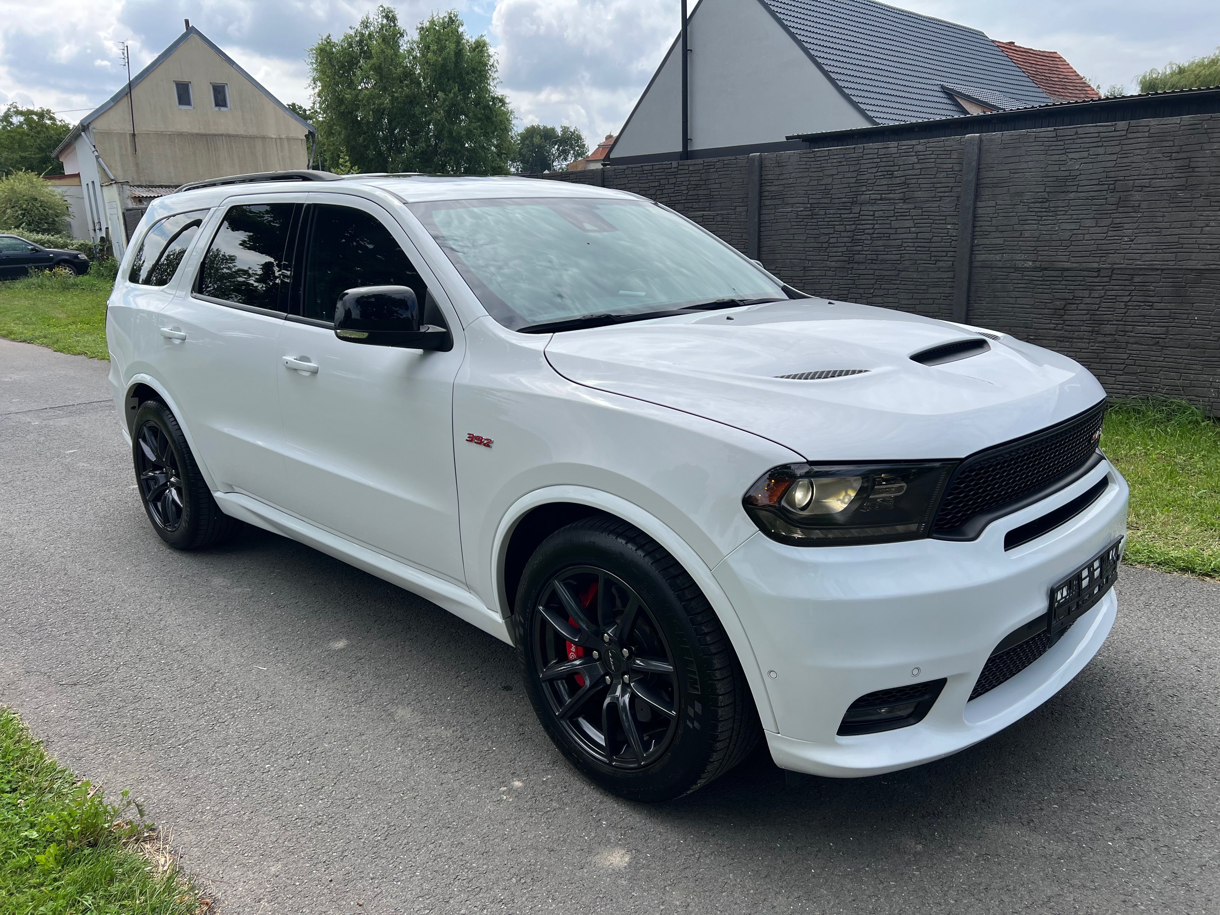 Dodge Durango, SRT, extra pěkný stav! - fotka 3