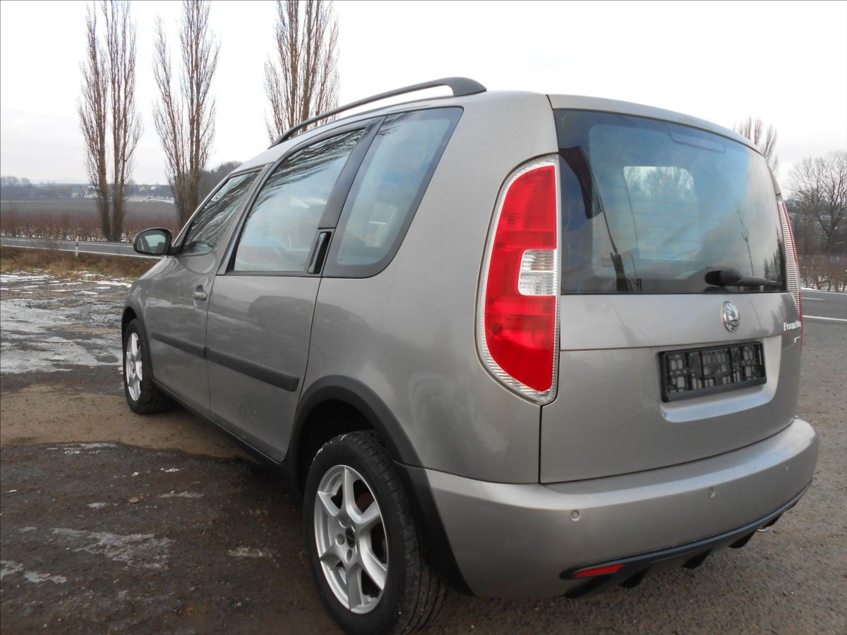 Škoda Roomster, 1,4 16V 63 kW KLIMA Serviska - fotka 5