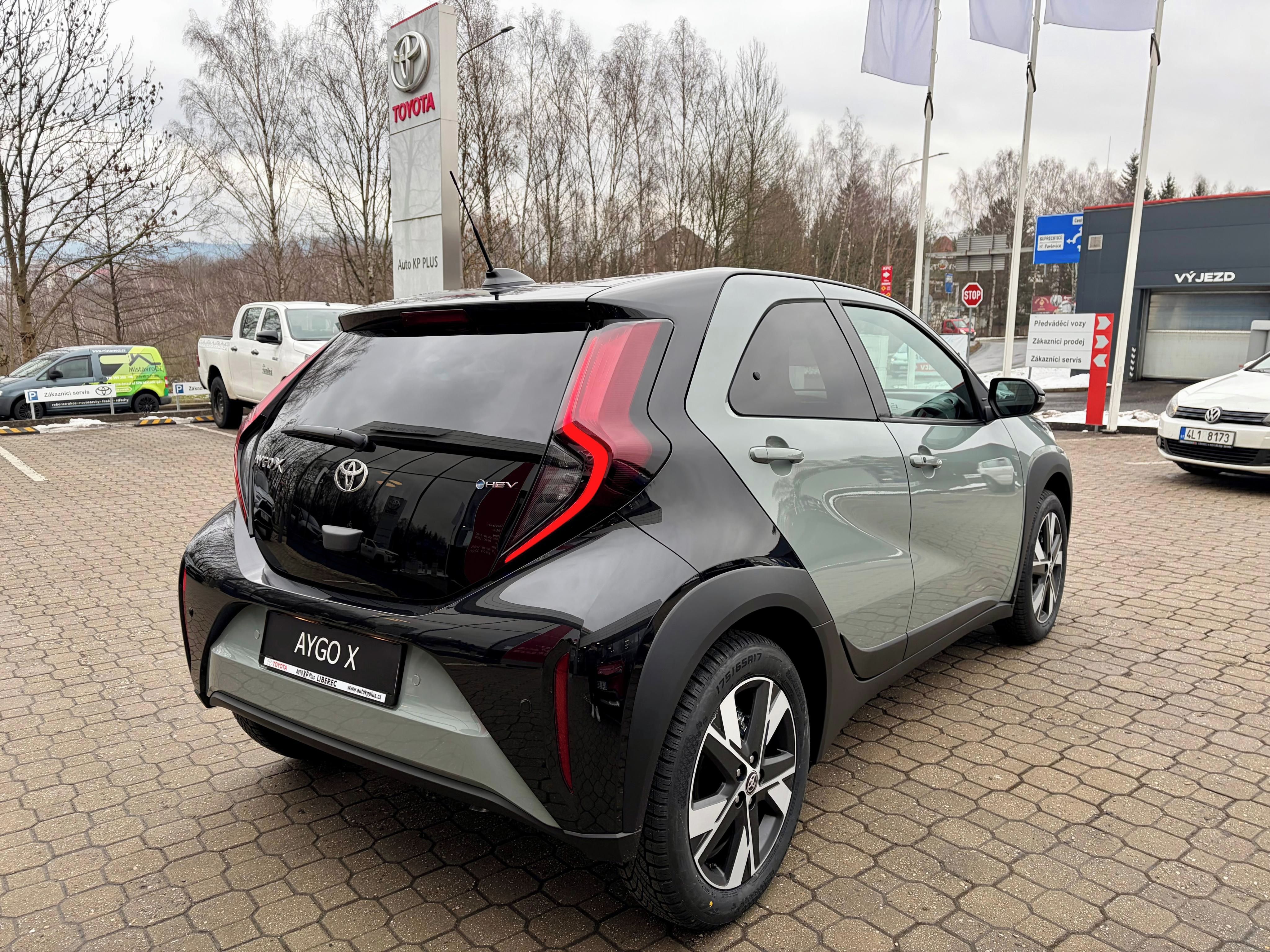 Toyota Aygo, 1,5 HEV 116k Style Smart - fotka 4