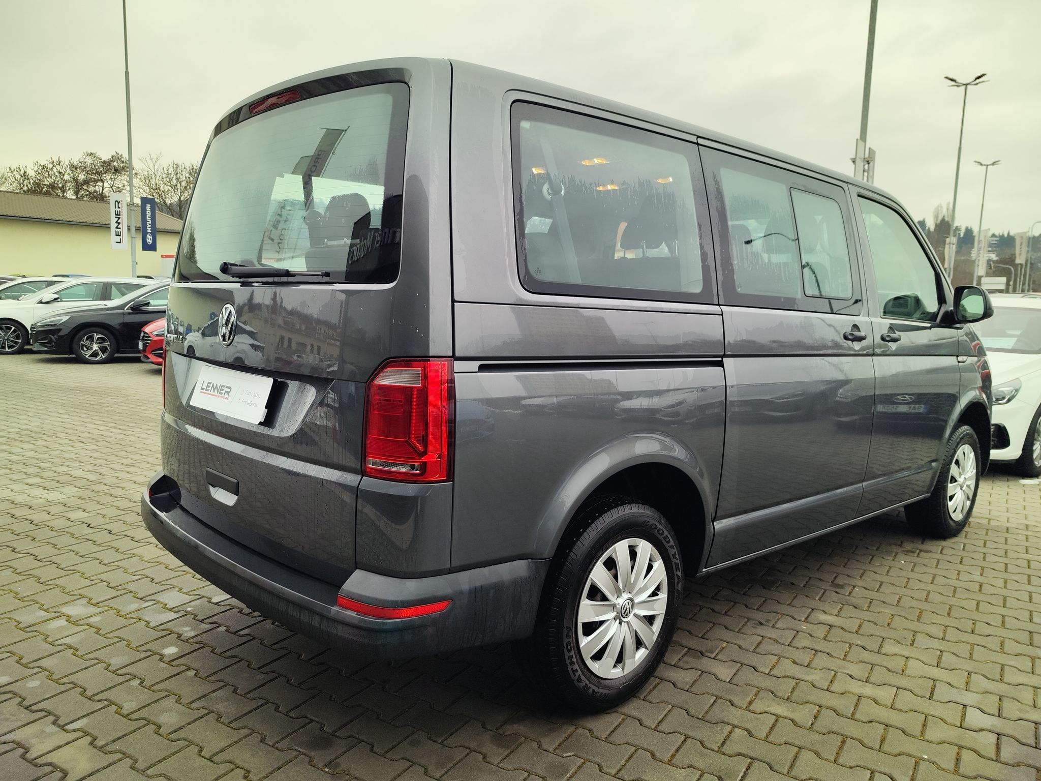 Volkswagen Caravelle, 2.0TDI/110kW DSG trend 9míst - fotka 5