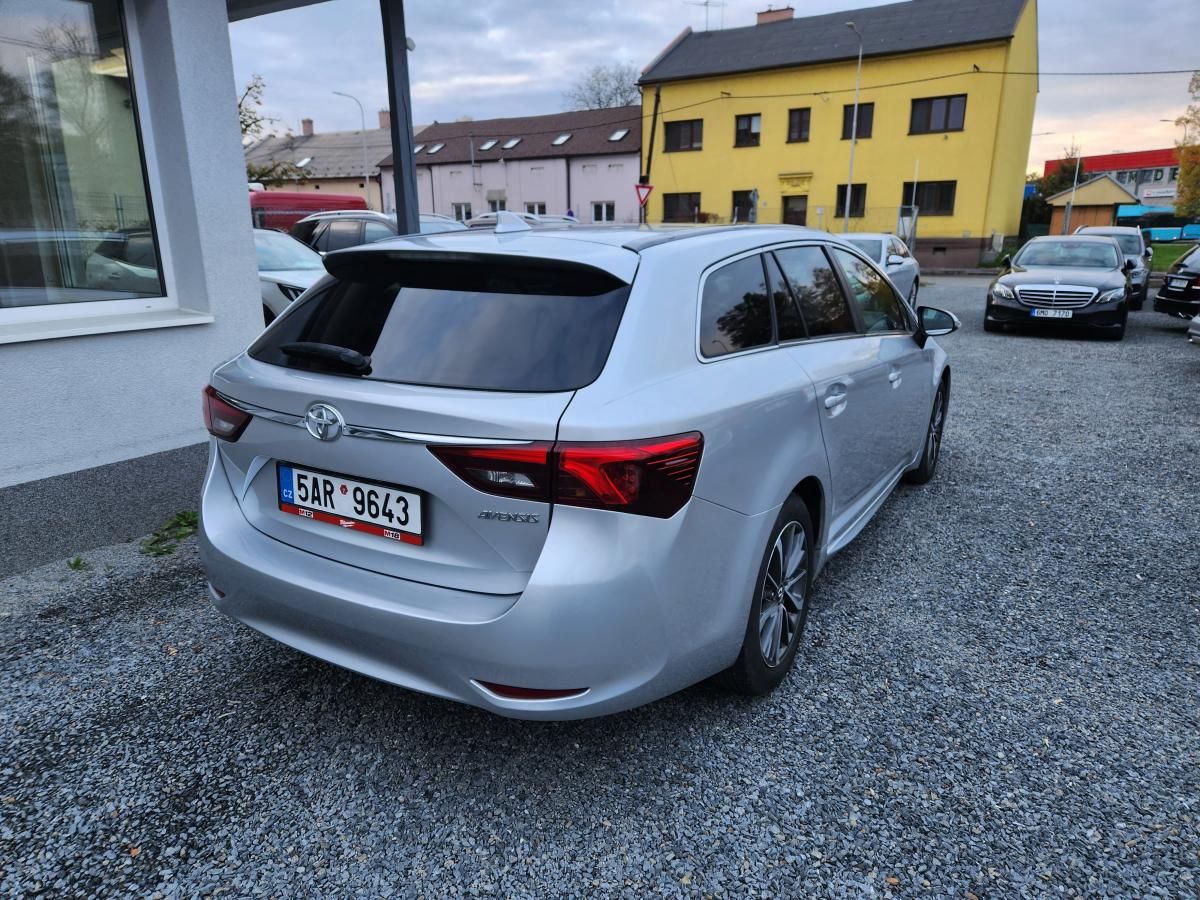 Toyota Avensis, 2.0 D-4D Navi Kamera - fotka 4