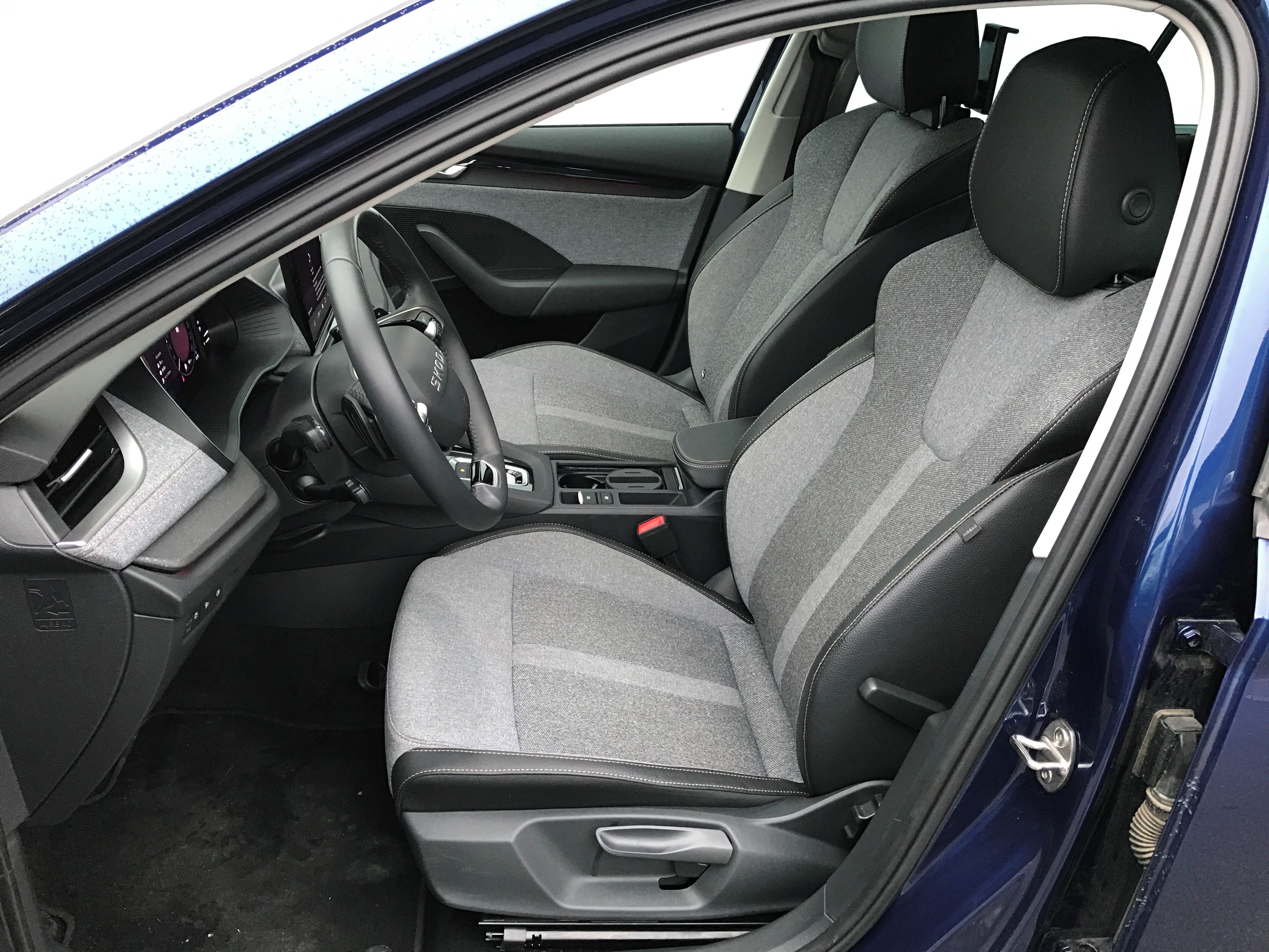 Škoda Octavia, 110kW 7°DSG TOPSEL+TAŽNÉ+HEAD - fotka 6