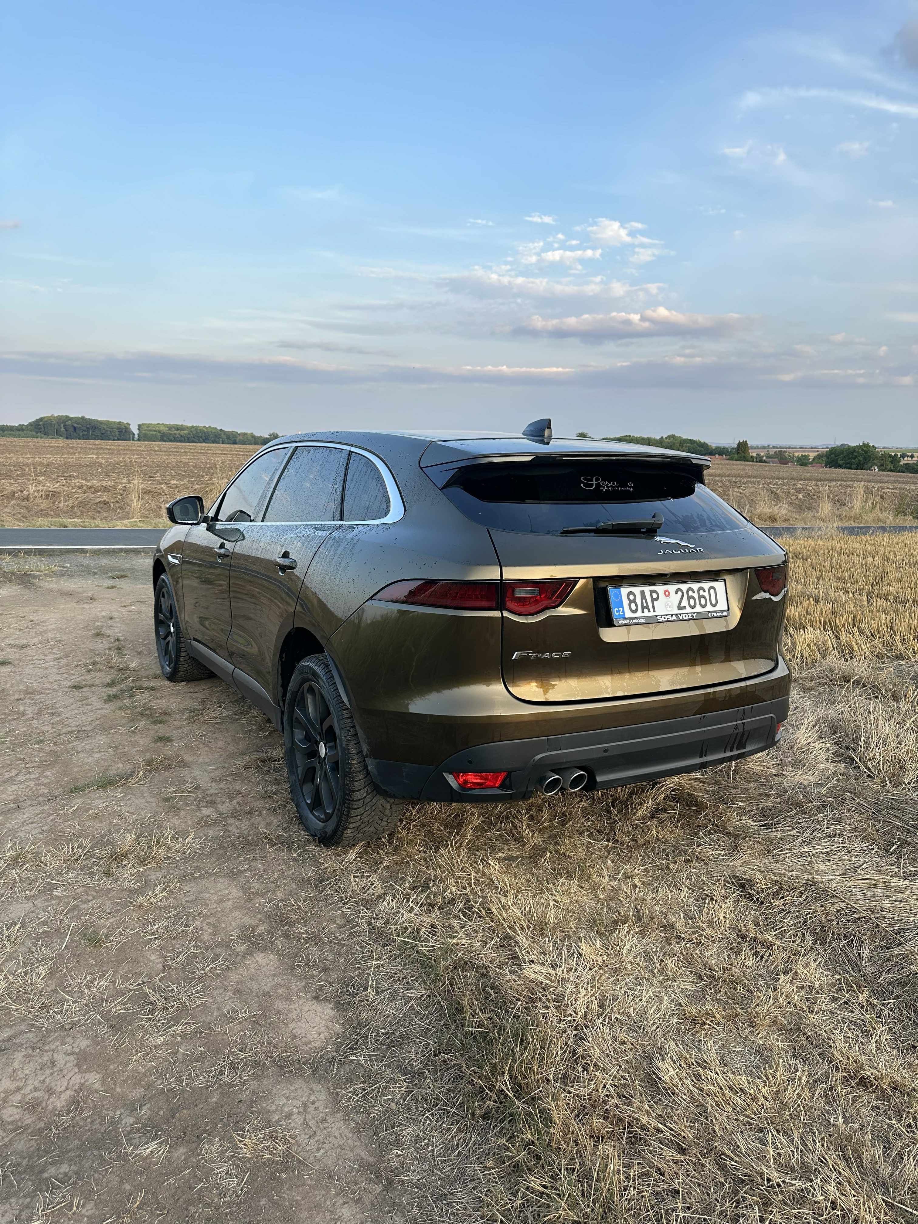 Jaguar F-Pace, 2.0 TDI , 4x4 , servisováno - fotka 5