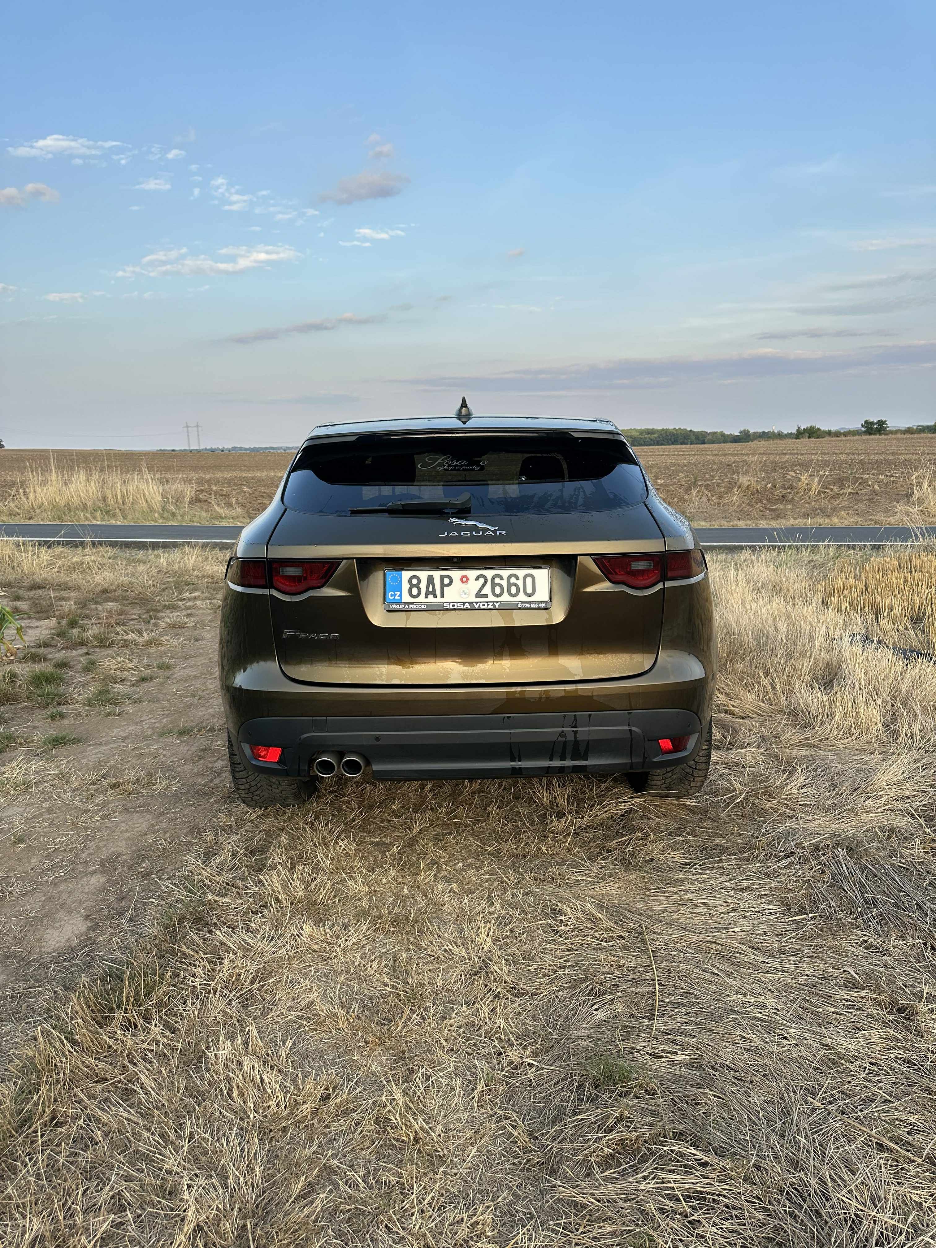 Jaguar F-Pace, 2.0 TDI , 4x4 , servisováno - fotka 4