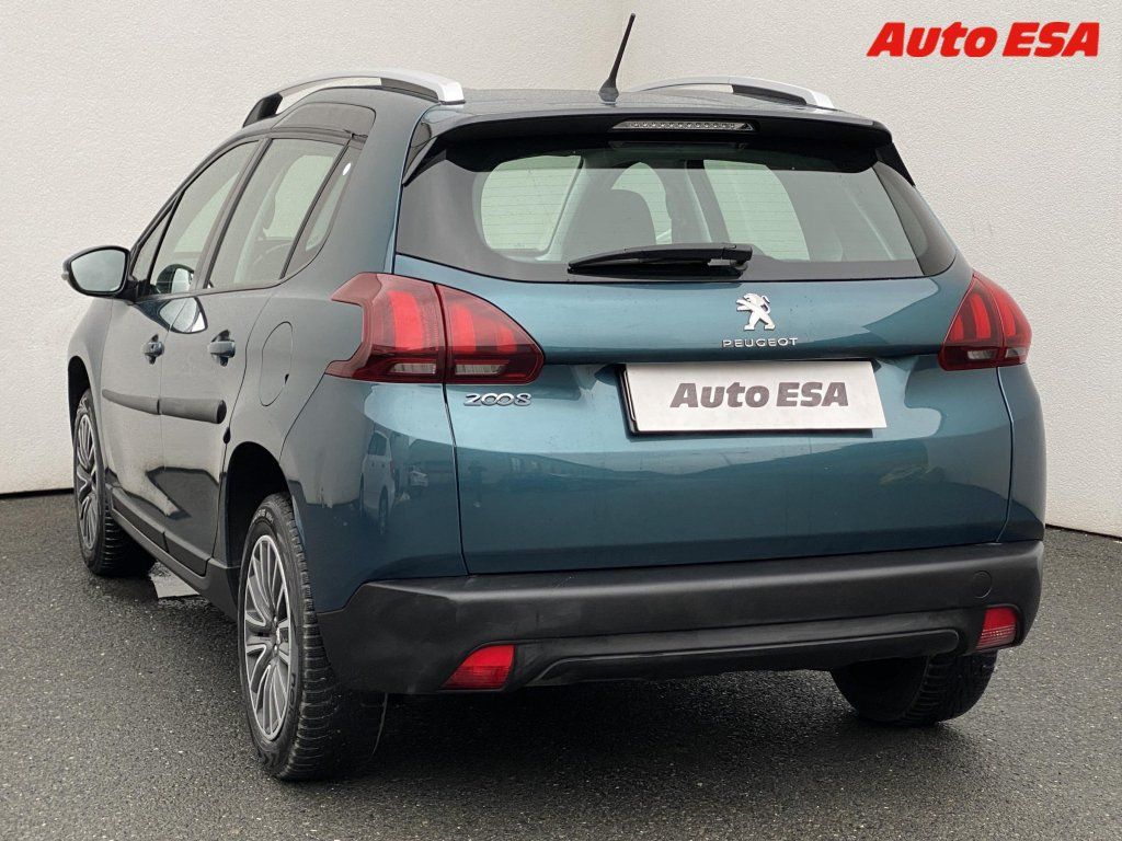 Peugeot 2008, 1.2 i,1.maj,ČR,AC,temp - fotka 6
