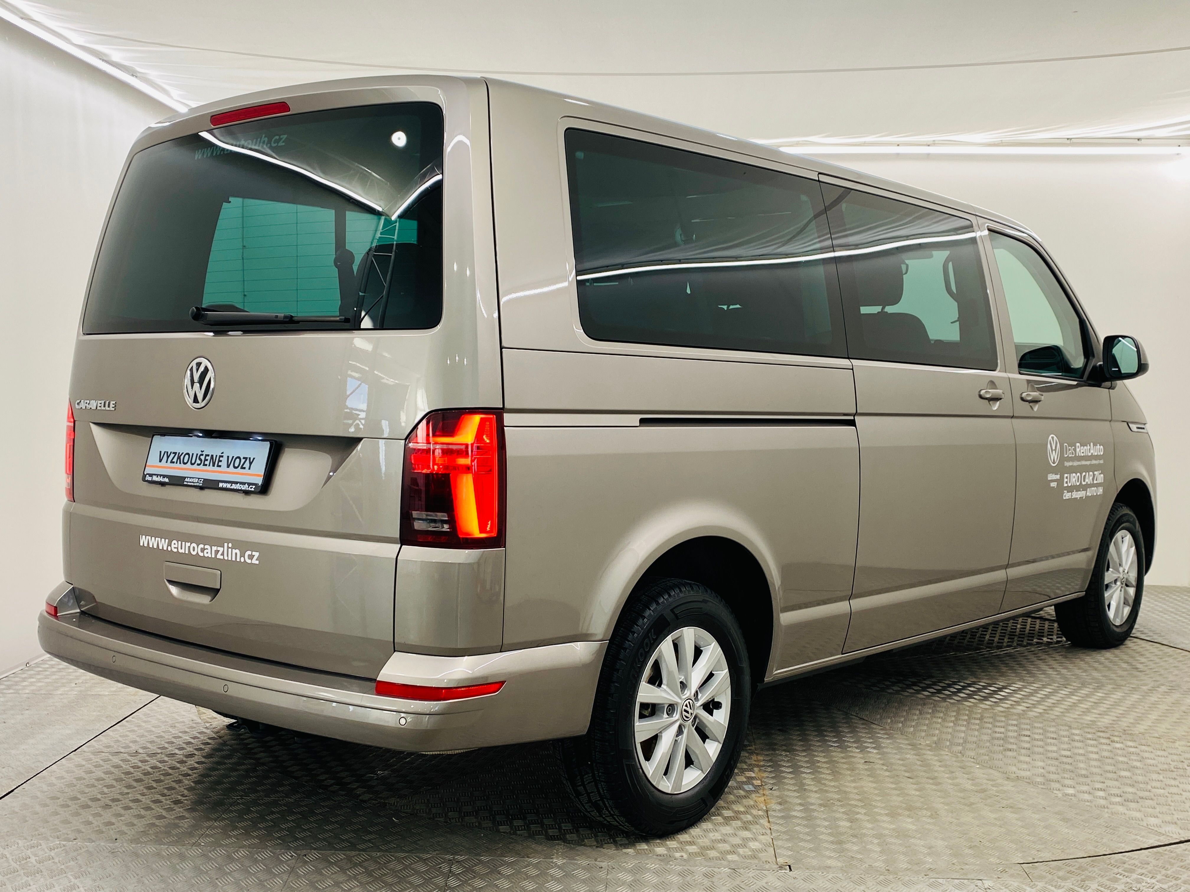 Volkswagen Caravelle, 2.0TDI 110kW DSG 8 Míst Long - fotka 2