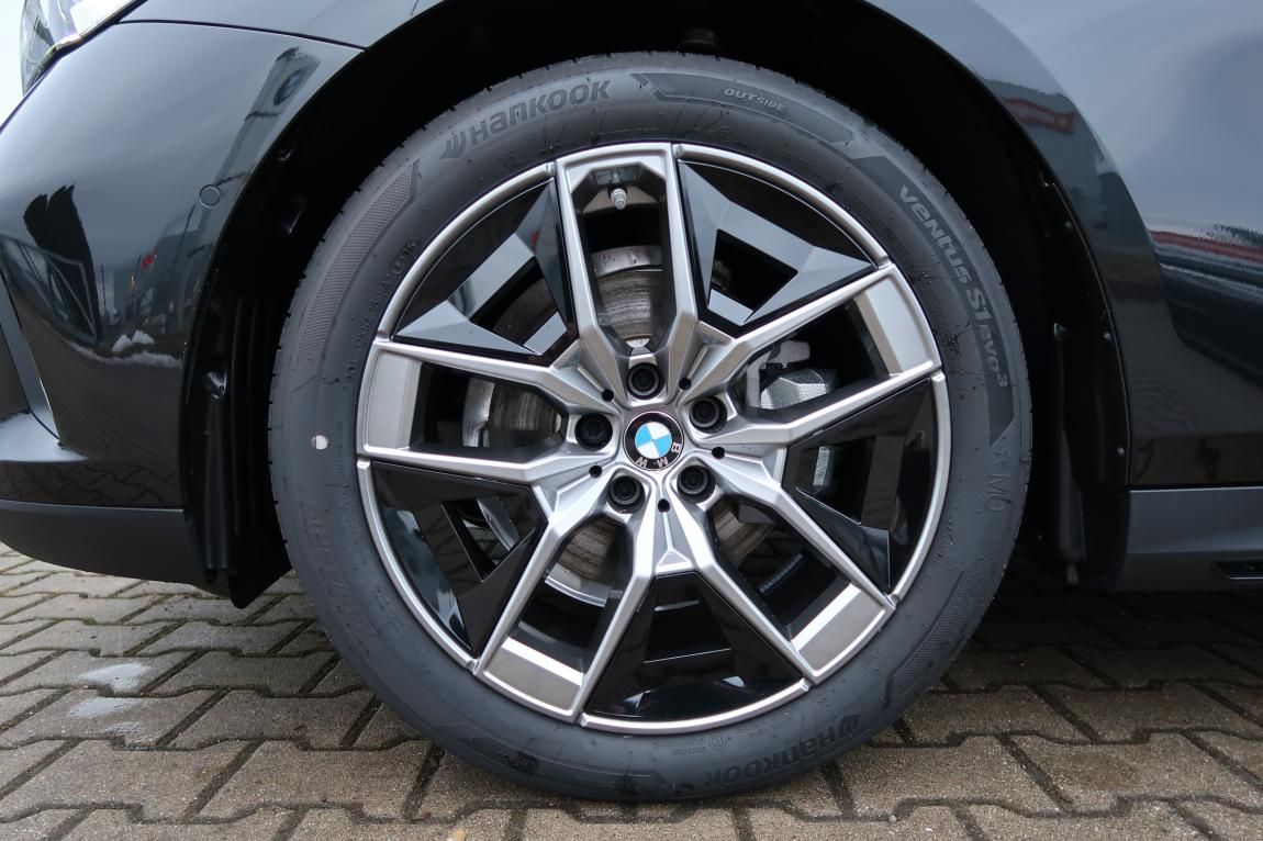 BMW Řada 5, 520i - fotka 6