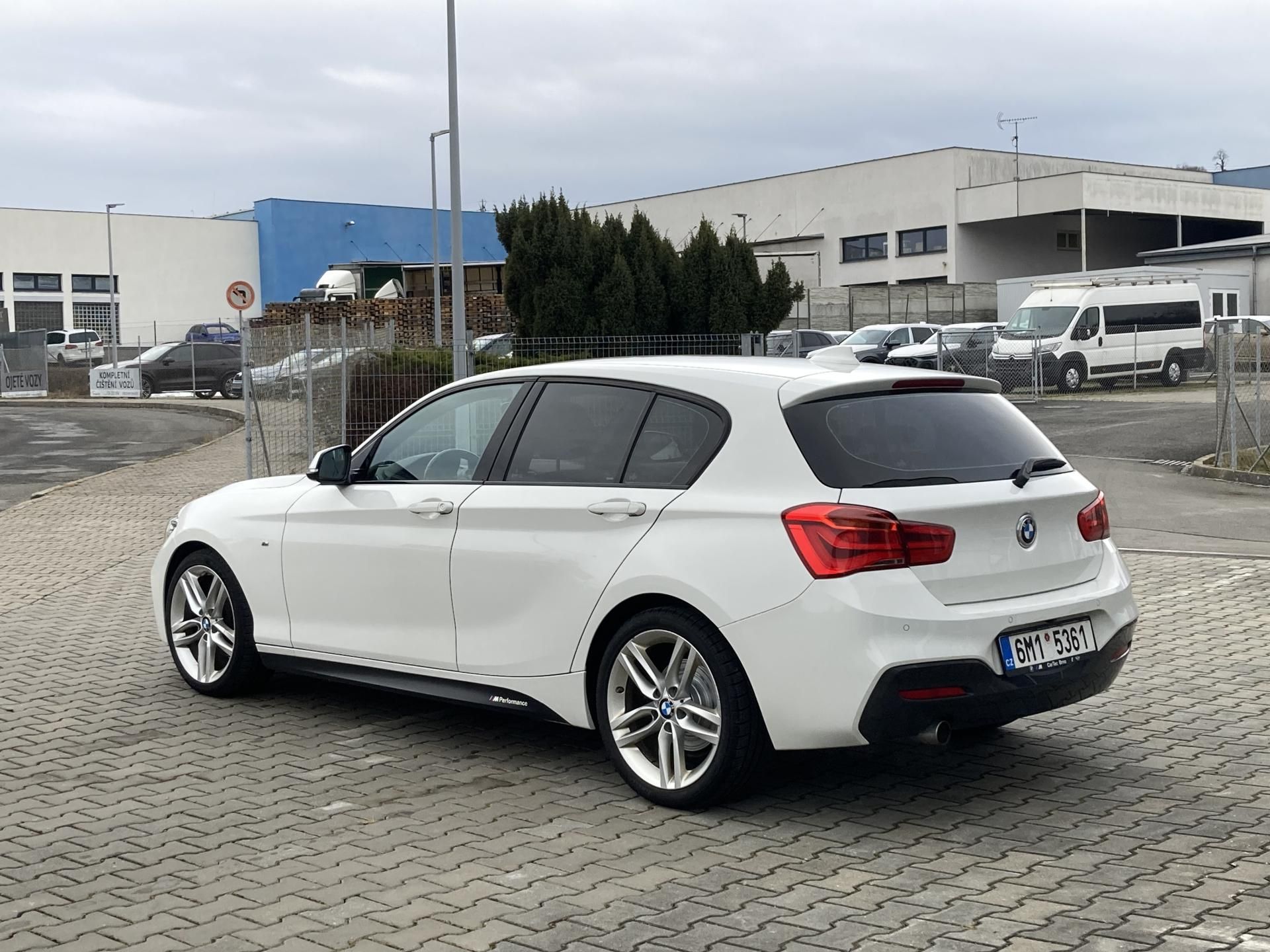 BMW Řada 1, 118d xDrive, M paket, serviska - fotka 3