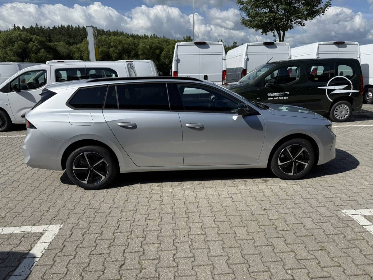 Opel Astra, Edition ST 1.2 TURBO (96kW/130 - fotka 6