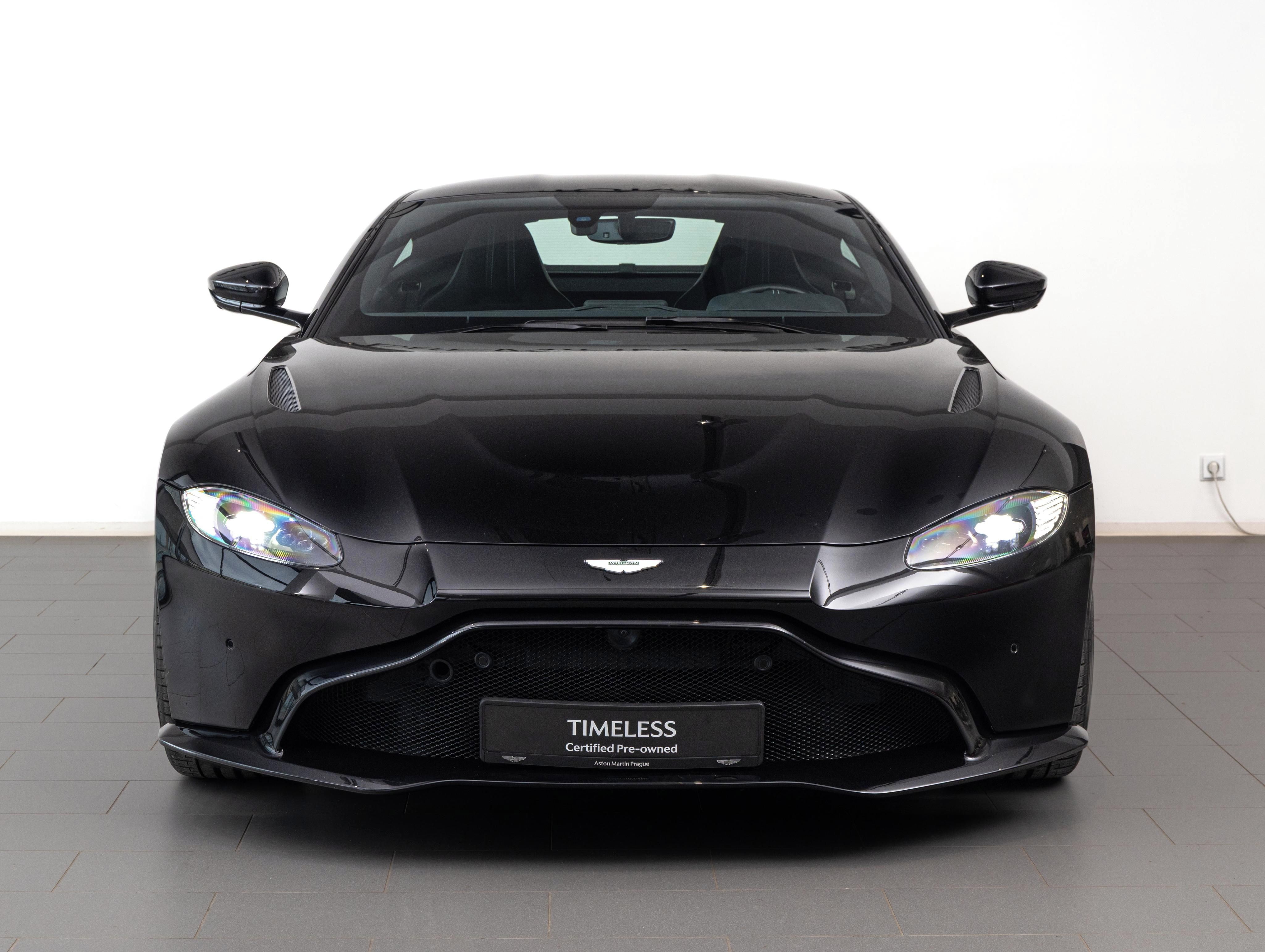 Aston Martin V8 Vantage, Onyx Black - fotka 2