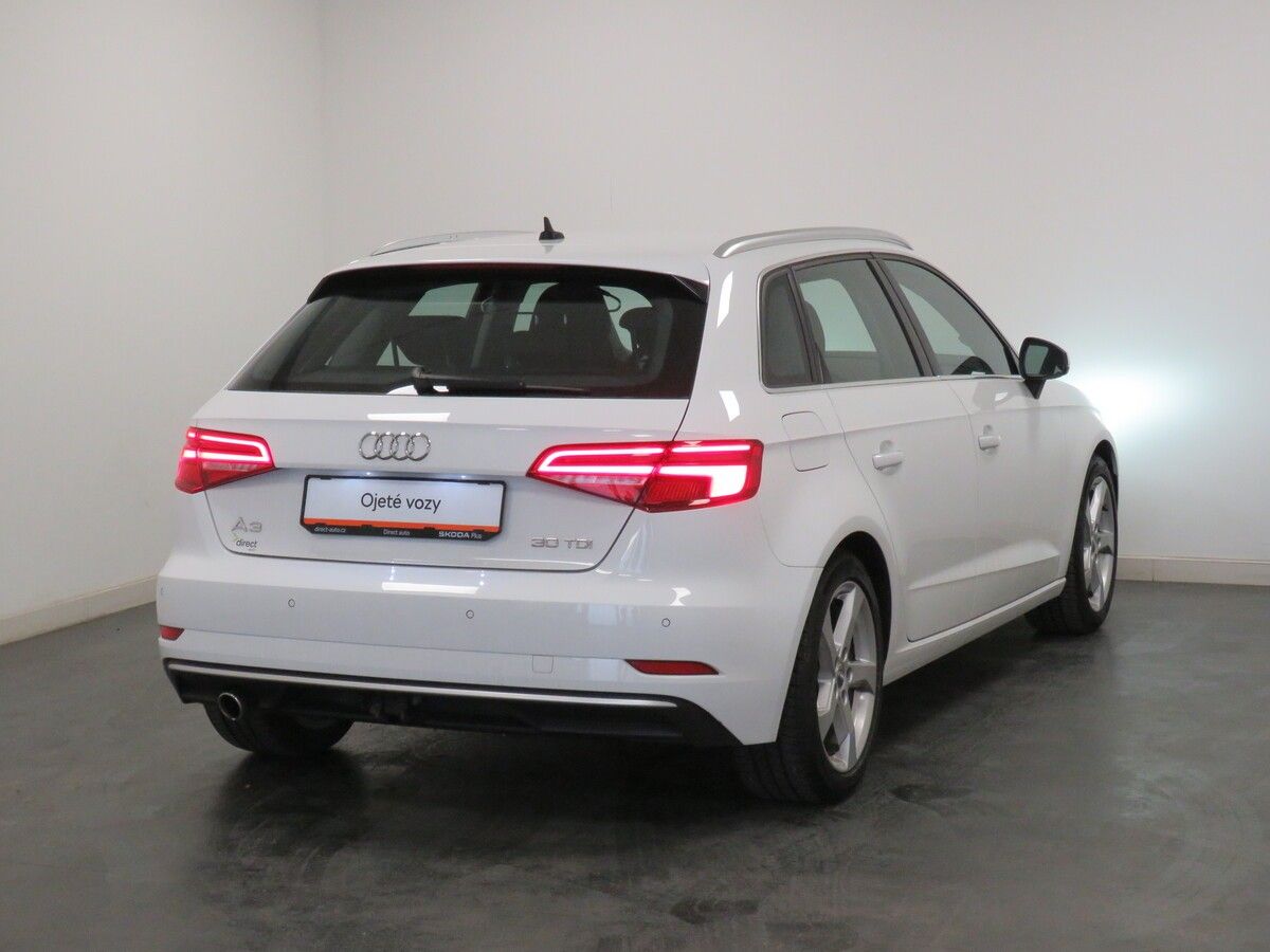 Audi A3, 1.6 TDI 85 kW DSG Sportback - fotka 2