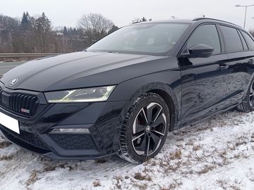 RS 147KW, DSG, Head Up!